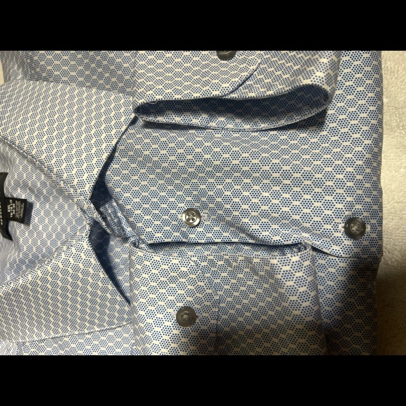 Alfani LS dress shirt shows no wear excellent condition. - Picture 2 of 4